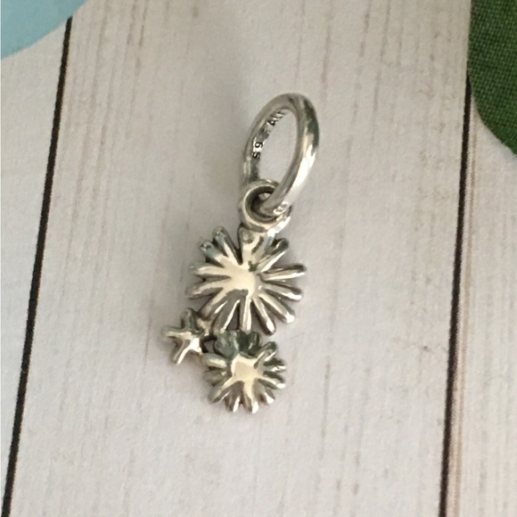 Pandora Daisy Flower Bouquet Dangle Charm NWOT - Picture 5 of 13